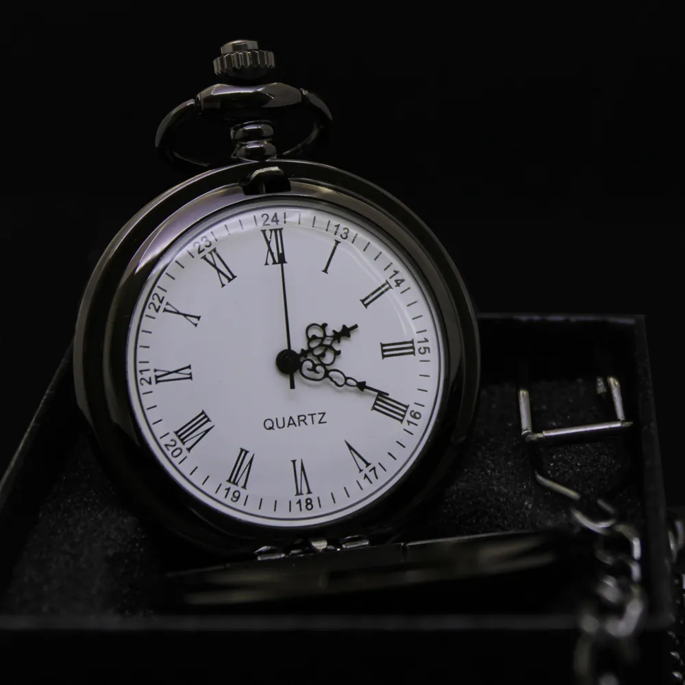 Schwarze Taschenuhr mit Kette - Klassisch