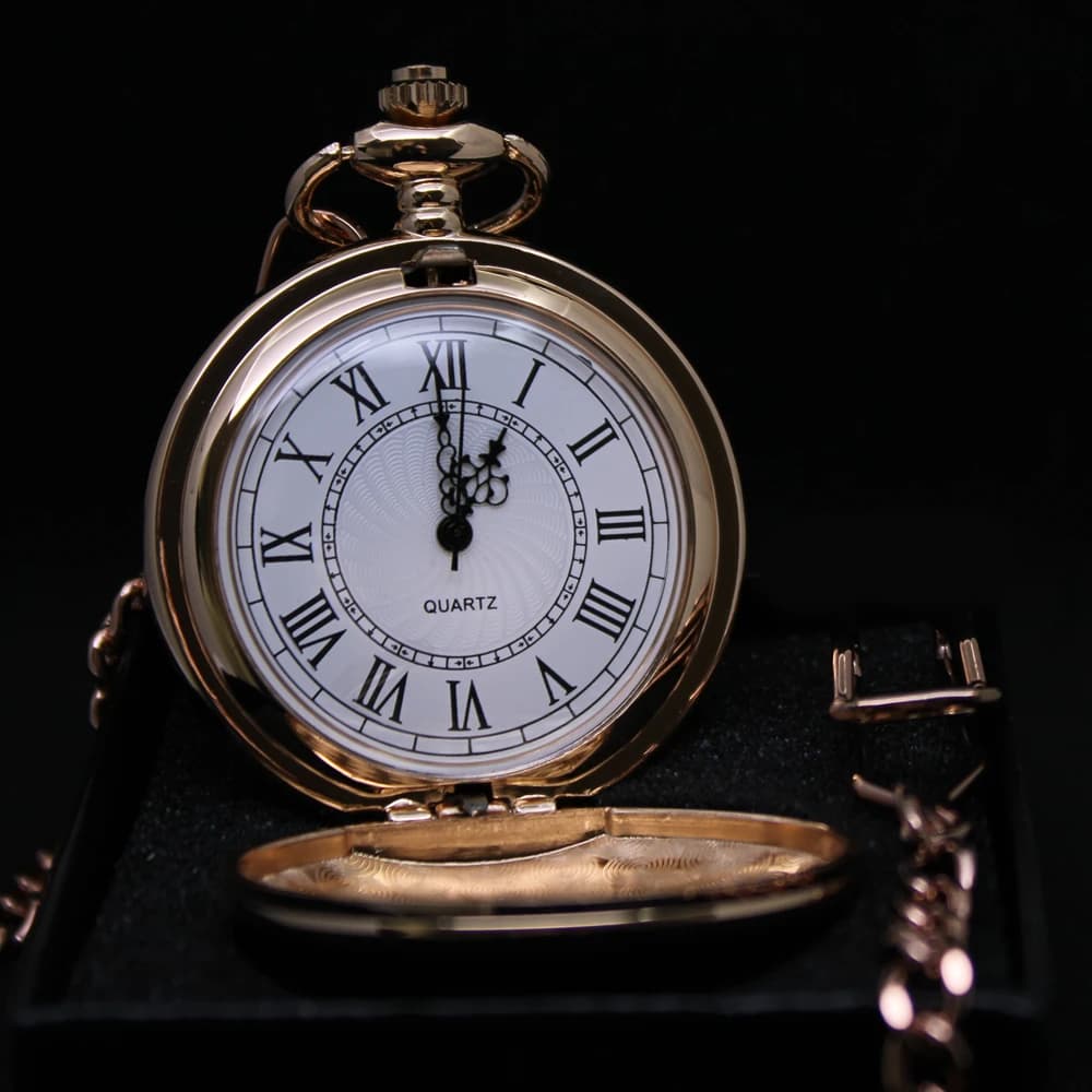 Roségoldene Taschenuhr mit Kette - Römische Ziffern