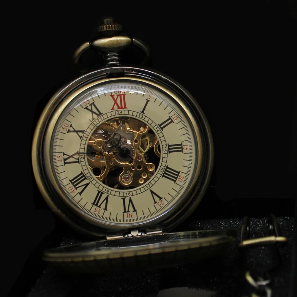 Bronzene Taschenuhr mit Holzoptik - The Future