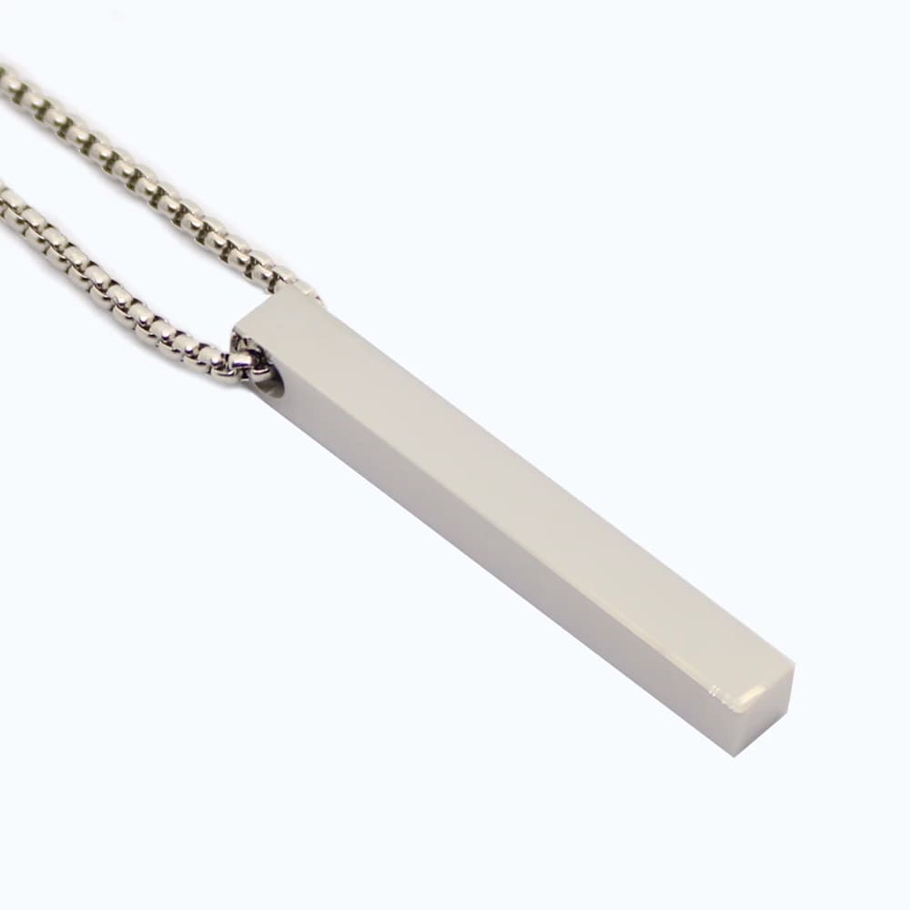 Silberfarbene Kette mit Stab
