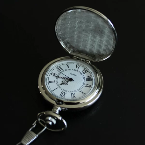 Zilveren zakhorloge met ketting – klassiek